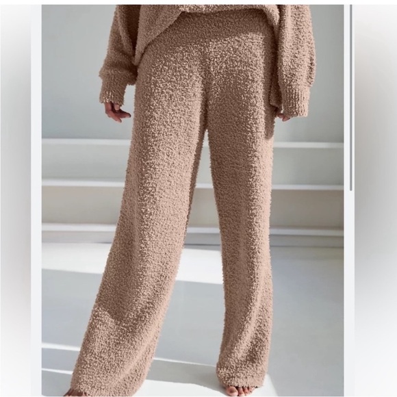 Aritzia The Group BABATON Fuzzy Lounge Retreat Pants - Picture 3 of 12